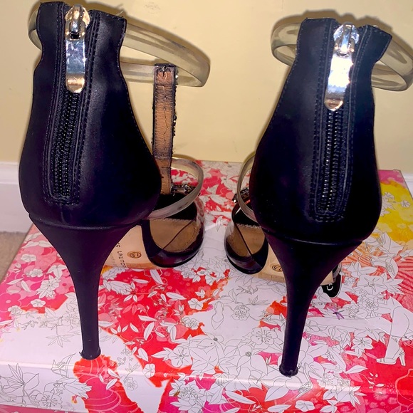 Chinese Laundry clear & black heels with black & gold embellishments. Size 7.5 - Picture 3 of 3